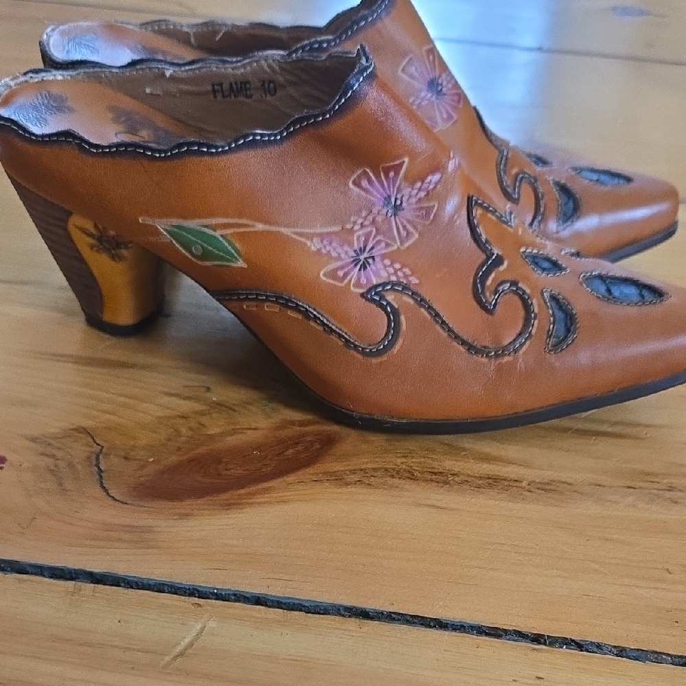 Women's Tan and Black Embroidered Shoes - Picture 2 of 6